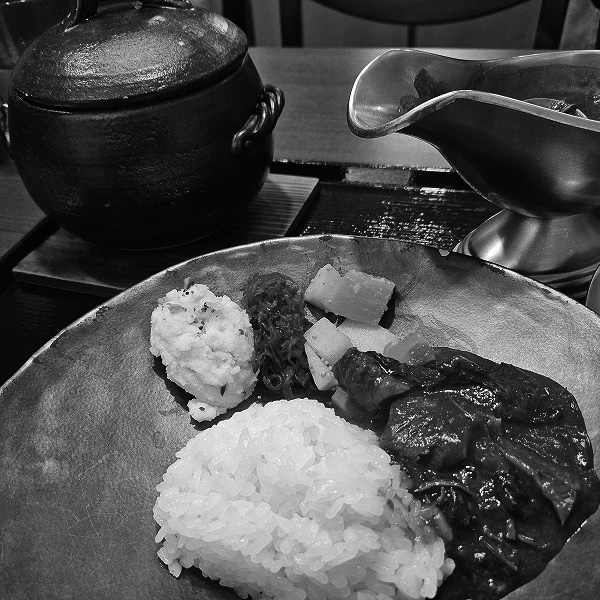 炊きたて土鍋ごはんと和牛ビーフカレー 一体感（ITTAIKAN）